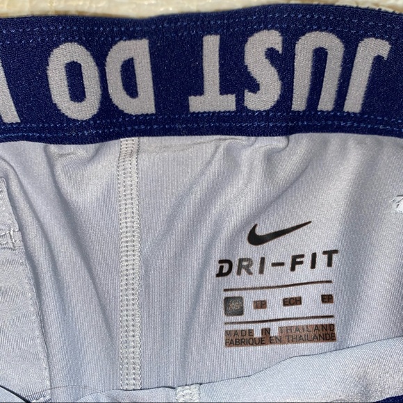 Nike 2 in 1 Dri-Fit Shorts with Spandex - Picture 13 of 14